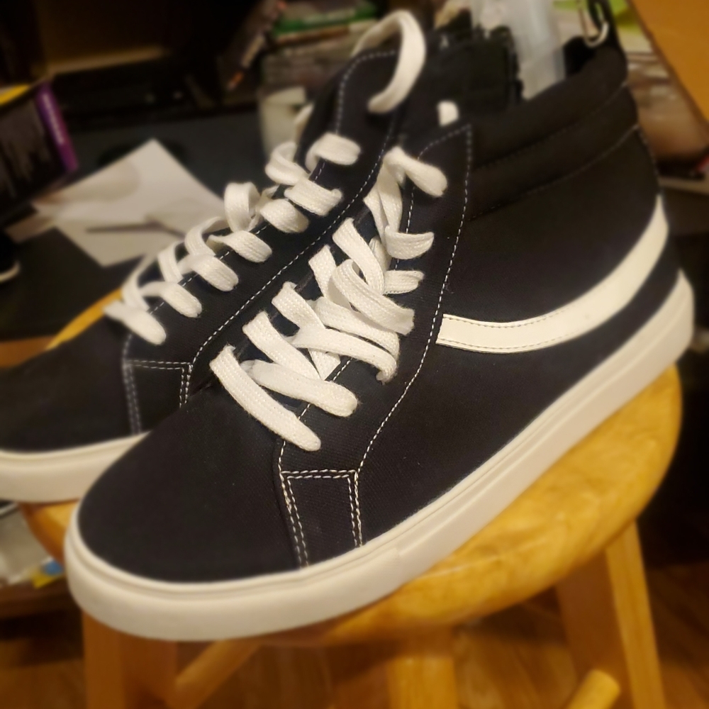 HighTop Sneakers - Picture 2 of 2